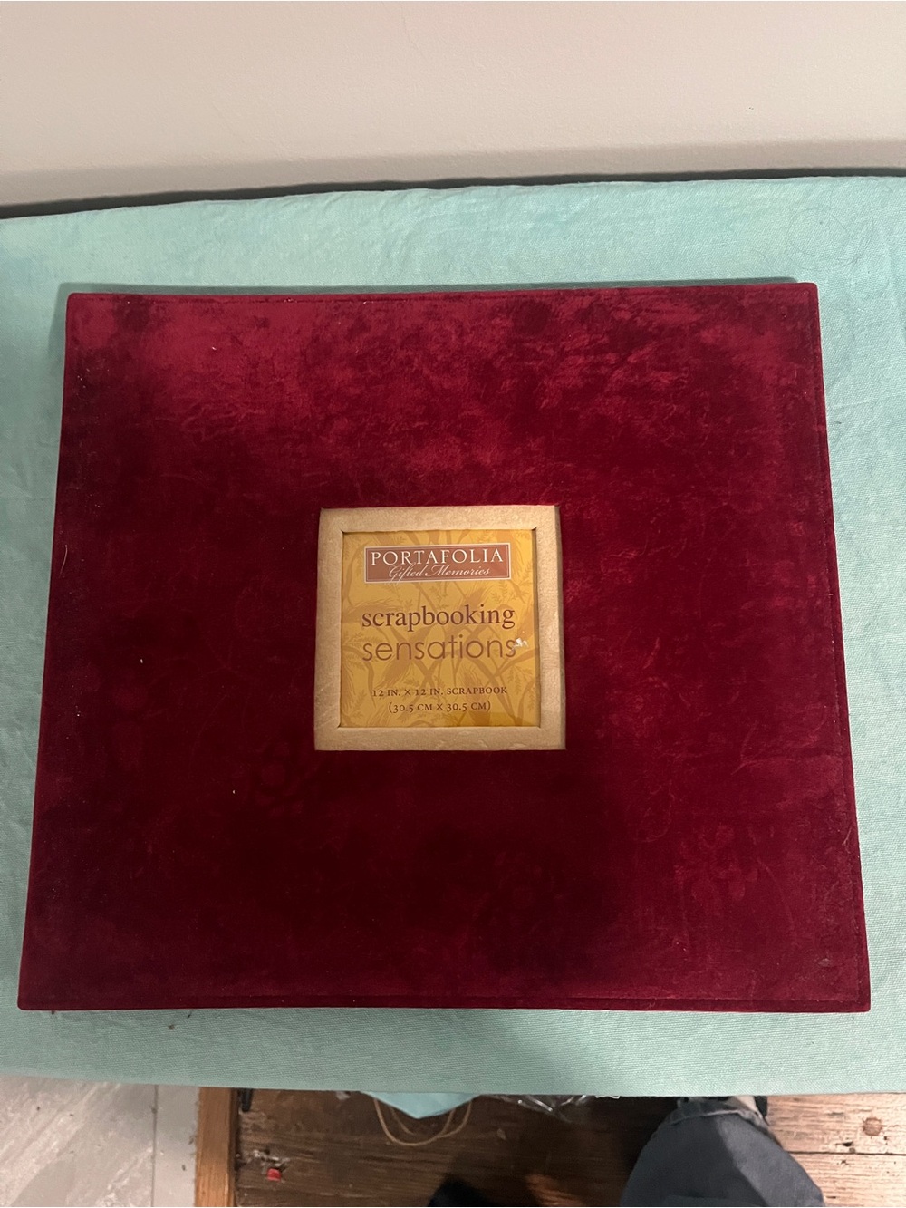 Portafolia Scrapbooking Sensations Velvet Album - Burgundy